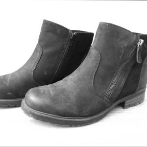 Earth Vintage Leather Side Zip Ankle Boots